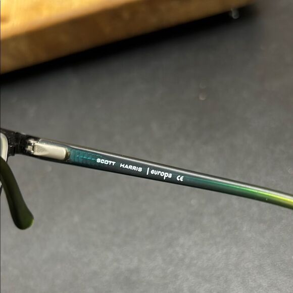 Scott Harris Minimalist Glasses - Picture 9 of 12